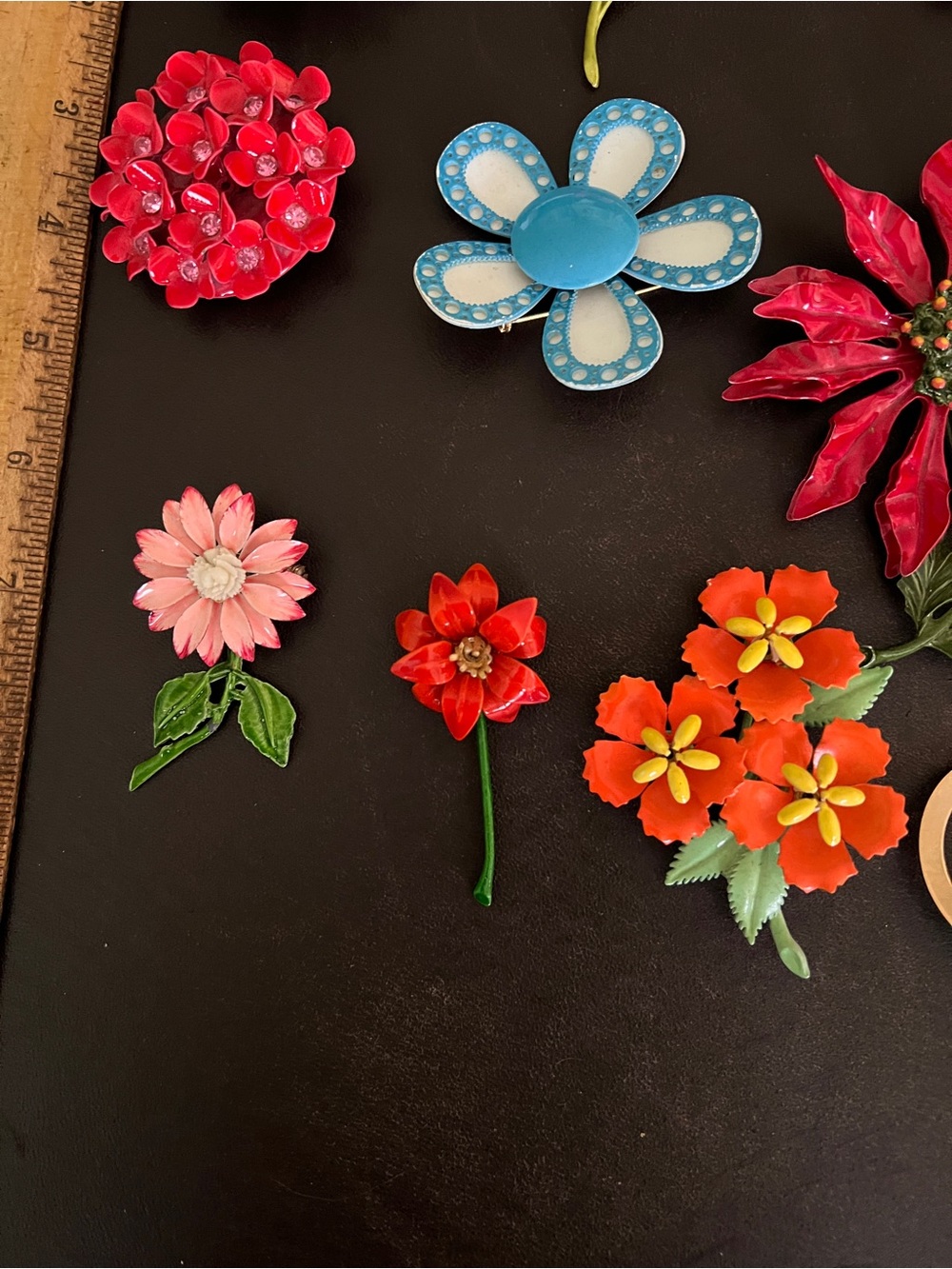 1960's Vintage Metal Enamel/plastic Flower Brooch Lot of 16 - Picture 7 of 8